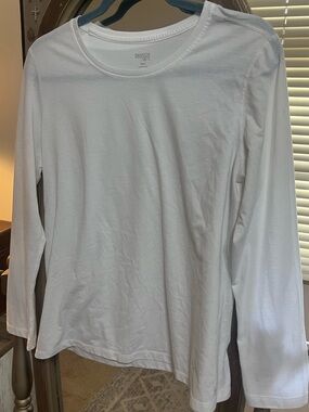 Danskin White Long Sleeve Crew Neck Tee
